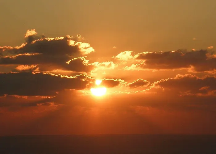 Golden East * Imerovigli (Santorini)