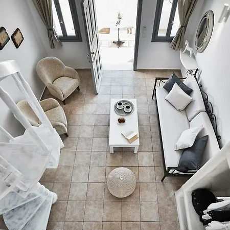 Golden East Apartment