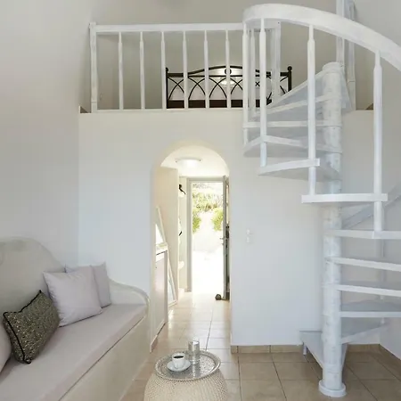 Golden East Apartment Imerovigli (Santorini)