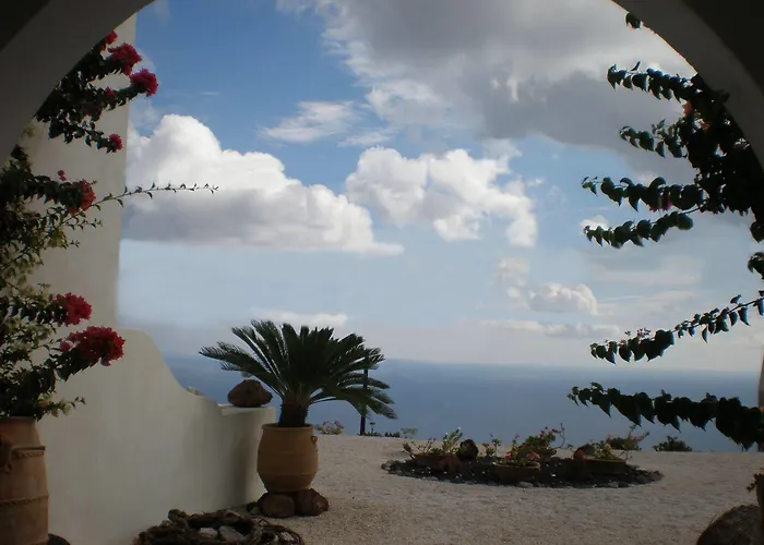 غولدين إيست