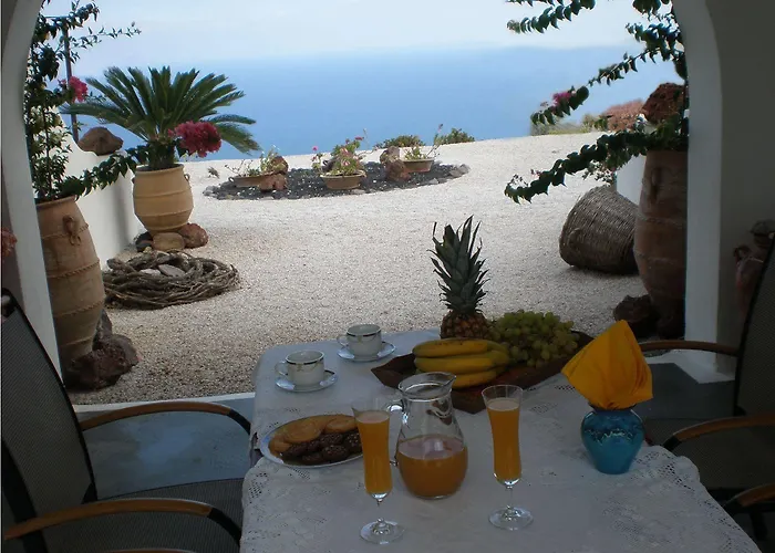 غولدين إيست إيميروفيغلي