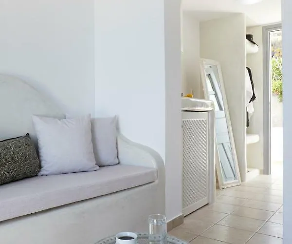 غولدين إيست